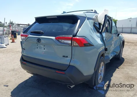2022 Toyota Rav4 Xle z USA, uszkodzony, nr VIN 2T3W1RFV7NW220687